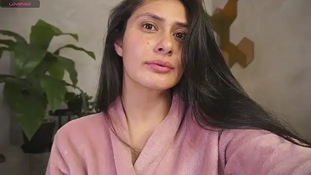 Snapshot of saritass_ chatting on 03/08/26, 02:37 saritass online show from 03/08/26, 02:37