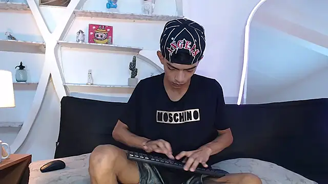 PRETTY SEX1 online show from 10/14/25, 01:34