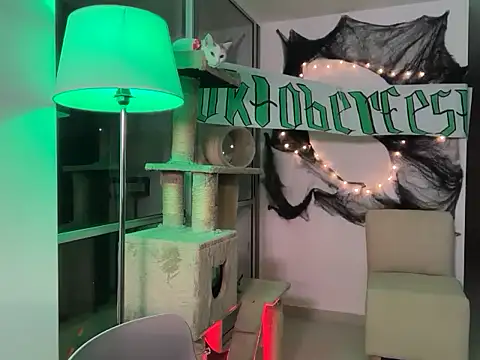 Snapshot of RosseMelody chatting on 10/04/25, 05:16 RosseMelody online show from 10/04/25, 05:16