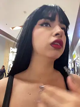 Snapshot of RosseMelody chatting on 10/15/25, 10:43 RosseMelody online show from 10/15/25, 10:43