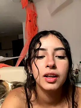 Snapshot of RosseMelody chatting on 10/23/25, 04:56 RosseMelody online show from 10/23/25, 04:56