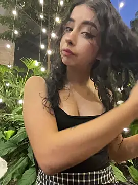 Snapshot of RosseMelody chatting on 10/27/25, 11:09 RosseMelody online show from 10/27/25, 11:09