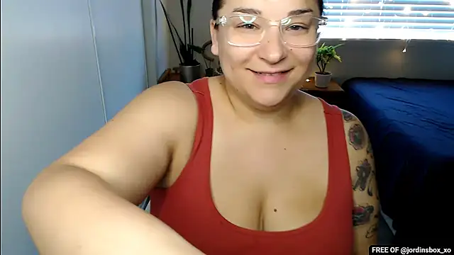 Snapshot of MoonBalloons chatting on 06/28/26, 02:17 MoonBalloons online show from 06/28/26, 02:17