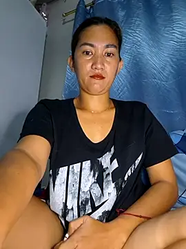 Snapshot of lustlushlady6 chatting on 10/05/25, 05:11 lustlushlady6 online show from 10/05/25, 05:11