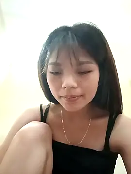 Snapshot of Ocnguyety chatting on 10/18/25, 12:57 Ocnguyety online show from 10/18/25, 12:57