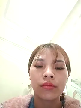 Snapshot of Ocnguyety chatting on 12/02/25, 01:11 Ocnguyety online show from 12/02/25, 01:11