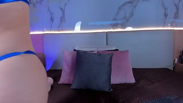 ValSmith  online show from 10/16/25, 03:51