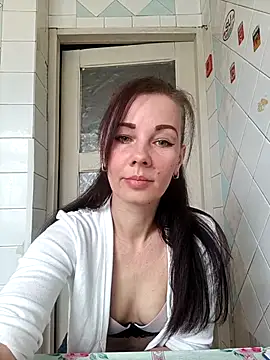 Adeline3302 online show from 04/17/26, 12:19