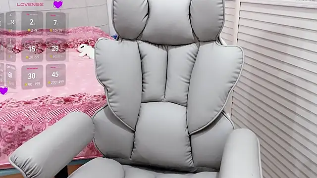 Holiland online show from 01/13/26, 01:00