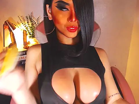 Snapshot of KarlaFrost chatting on 10/11/25, 07:18 KarlaFrost online show from 10/11/25, 07:18