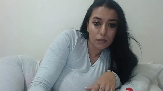 Maryem637048 online show from 11/04/25, 03:11