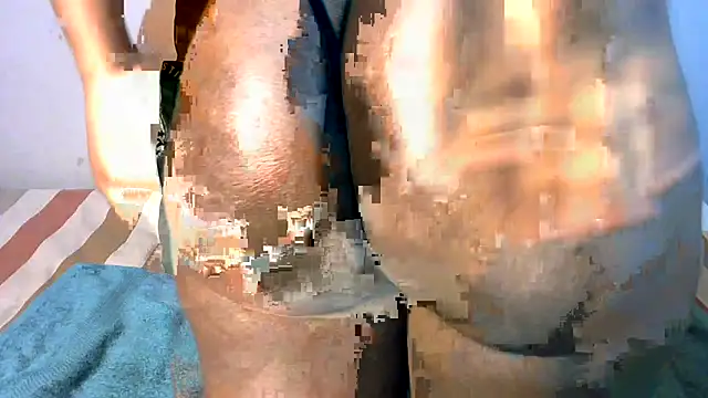 Snapshot of shy-lillyX22 chatting on 12/23/25, 08:23 shy-lillyX22 online show from 12/23/25, 08:23