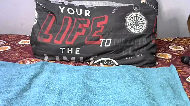 Snapshot of shy-lillyX22 chatting on 02/11/26, 01:10 shy-lillyX22 online show from 02/11/26, 01:10