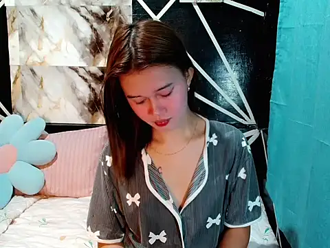 urgirl mikah online show from 12/19/25, 03:13