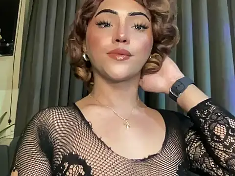 Snapshot of calimonroe chatting on 12/20/25, 06:59 calimonroe online show from 12/20/25, 06:59