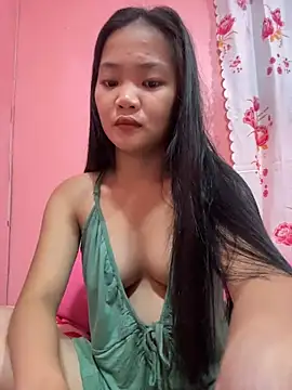 Snapshot of princess_janine chatting on 12/15/25, 09:19 princess janine online show from 12/15/25, 09:19