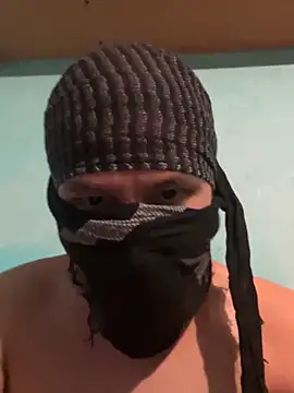 Snapshot of Skinny_Longhair chatting on 10/13/25, 08:14 Skinny Longhair online show from 10/13/25, 08:14