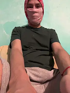 Skinny Longhair online show from 04/14/26, 01:00