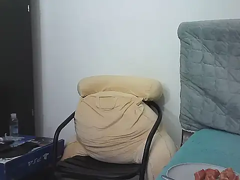 morenocabro10 online show from 11/18/25, 01:44