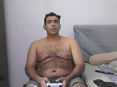 Snapshot of morenocabro10 chatting on 04/28/26, 02:27 morenocabro10 online show from 04/28/26, 02:27