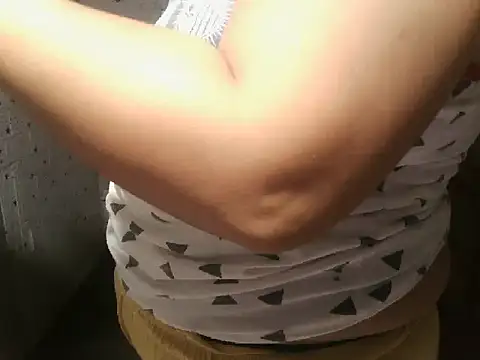 Snapshot of Sexymom350 chatting on 10/25/25, 01:13 Sexymom350 online show from 10/25/25, 01:13