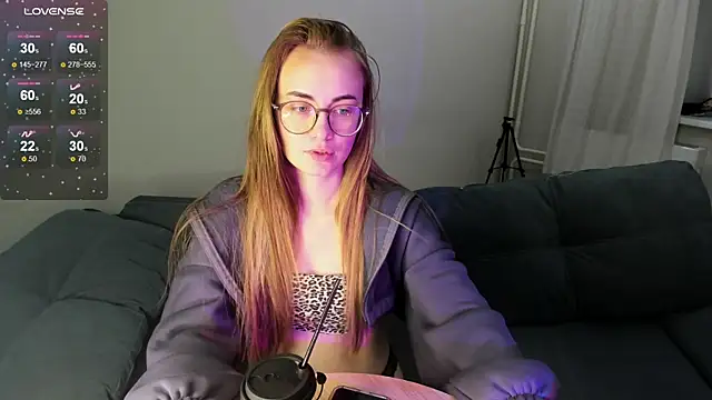 MewStella online show from 10/24/25, 11:45