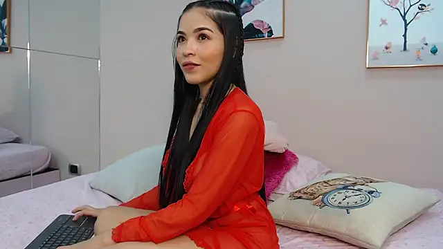 zooombee online show from 06/30/26, 04:08
