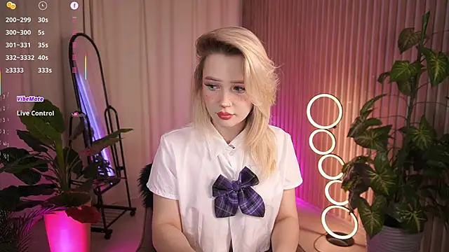 LauraWifeness online show from 12/15/25, 06:28