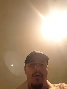 Snapshot of hugecock4u1990 chatting on 09/08/25, 11:48 hugecock4u1990 online show from 09/08/25, 11:48