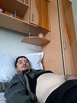 Snapshot of hugecock4u1990 chatting on 11/16/25, 07:36 hugecock4u1990 online show from 11/16/25, 07:36