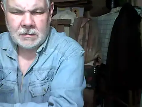 Snapshot of A1B3- chatting on 10/20/25, 03:56 A1B3- online show from 10/20/25, 03:56