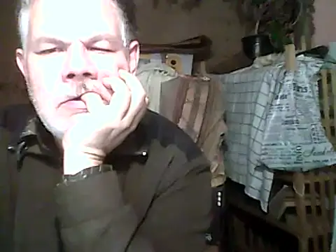 Snapshot of A1B3- chatting on 10/28/25, 03:58 A1B3- online show from 10/28/25, 03:58