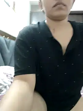 Snapshot of sweetpj chatting on 10/15/25, 05:35 sweetpj online show from 10/15/25, 05:35