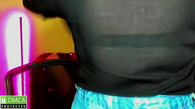 Snapshot of Alicia_love00 chatting on 03/09/26, 06:28 Alicia love00 online show from 03/09/26, 06:28