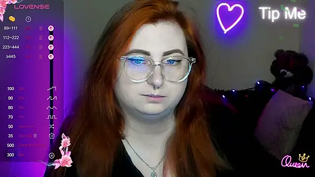 Snapshot of Alicia_love00 chatting on 03/30/26, 05:30 Alicia love00 online show from 03/30/26, 05:30