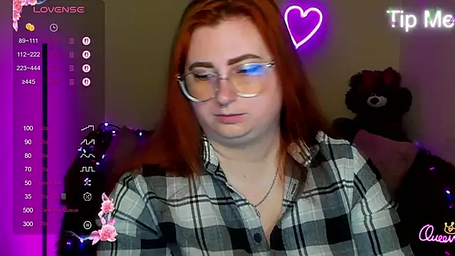 Snapshot of Alicia_love00 chatting on 04/02/26, 05:27 Alicia love00 online show from 04/02/26, 05:27