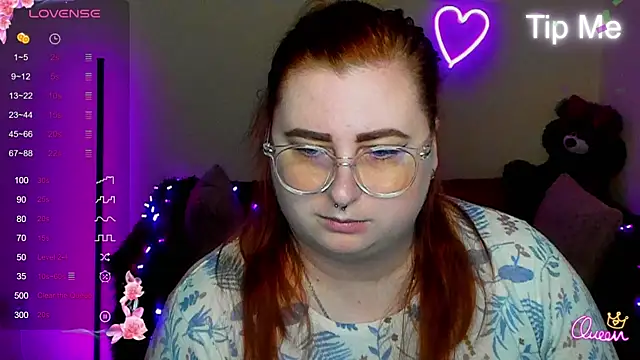 Snapshot of Alicia_love00 chatting on 04/03/26, 05:27 Alicia love00 online show from 04/03/26, 05:27