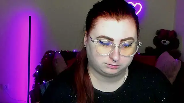 Snapshot of Alicia_love00 chatting on 04/13/26, 11:27 Alicia love00 online show from 04/13/26, 11:27