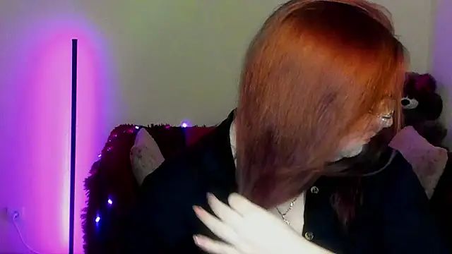 Snapshot of Alicia_love00 chatting on 04/14/26, 05:24 Alicia love00 online show from 04/14/26, 05:24