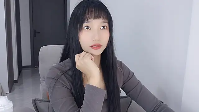 Snapshot of Lisa-3333 chatting on 11/02/25, 02:08 Lisa-3333 online show from 11/02/25, 02:08