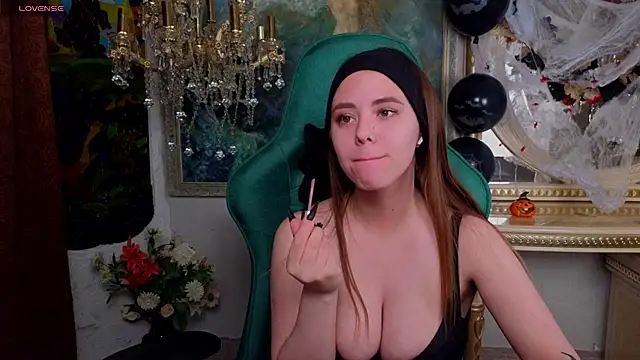 IvoryWood  online show from 10/08/25, 12:14