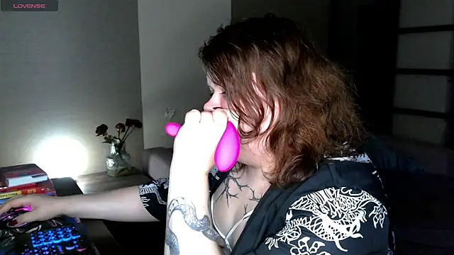 Snapshot of Romy_Addams chatting on 10/30/25, 02:40 Romy Addams online show from 10/30/25, 02:40