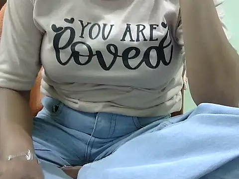 Snapshot of CHAMELI4747 chatting on 10/28/25, 08:18 CHAMELI4747 online show from 10/28/25, 08:18