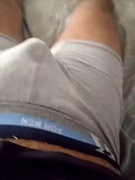 Snapshot of jocafe1995 chatting on 11/23/25, 03:45 jocafe1995 online show from 11/23/25, 03:45