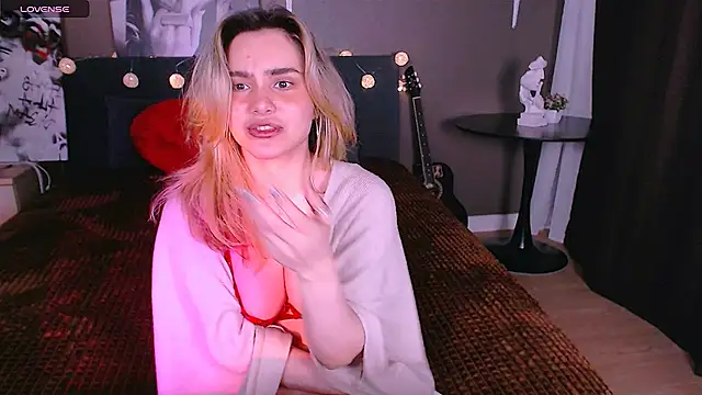 Snapshot of Chloe_Ravens chatting on 09/11/25, 08:20 Chloe Ravens online show from 09/11/25, 08:20