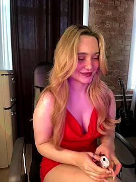 Snapshot of Chloe_Ravens chatting on 10/19/25, 06:14 Chloe Ravens online show from 10/19/25, 06:14