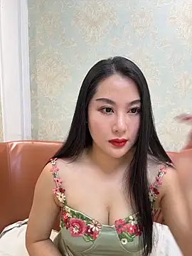 Snapshot of Candice888 chatting on 11/23/25, 11:10 Candice888 online show from 11/23/25, 11:10