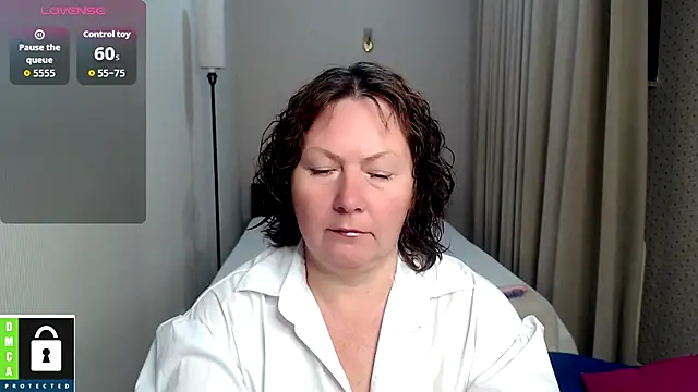 milf hornys online show from 09/28/25, 04:23