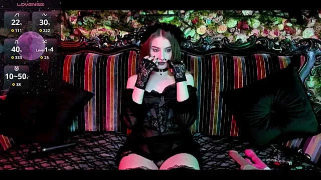 Snapshot of EllieMori chatting on 11/03/25, 12:35 EllieMori online show from 11/03/25, 12:35