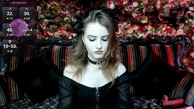 Snapshot of EllieMori chatting on 11/14/25, 08:02 EllieMori online show from 11/14/25, 08:02